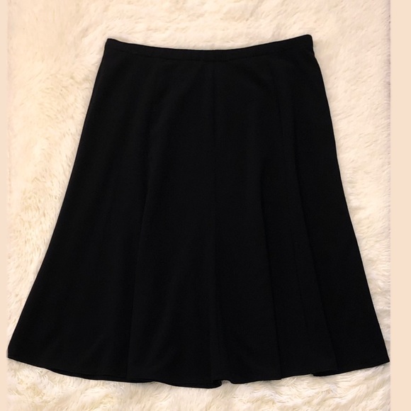 KIM ROGERS—WOMEN’S PLUS—BLACK—SIDE ZIP–FRONT PLEATS, KNEE LENGTH SKIRT!! EUC!! - Picture 4 of 8
